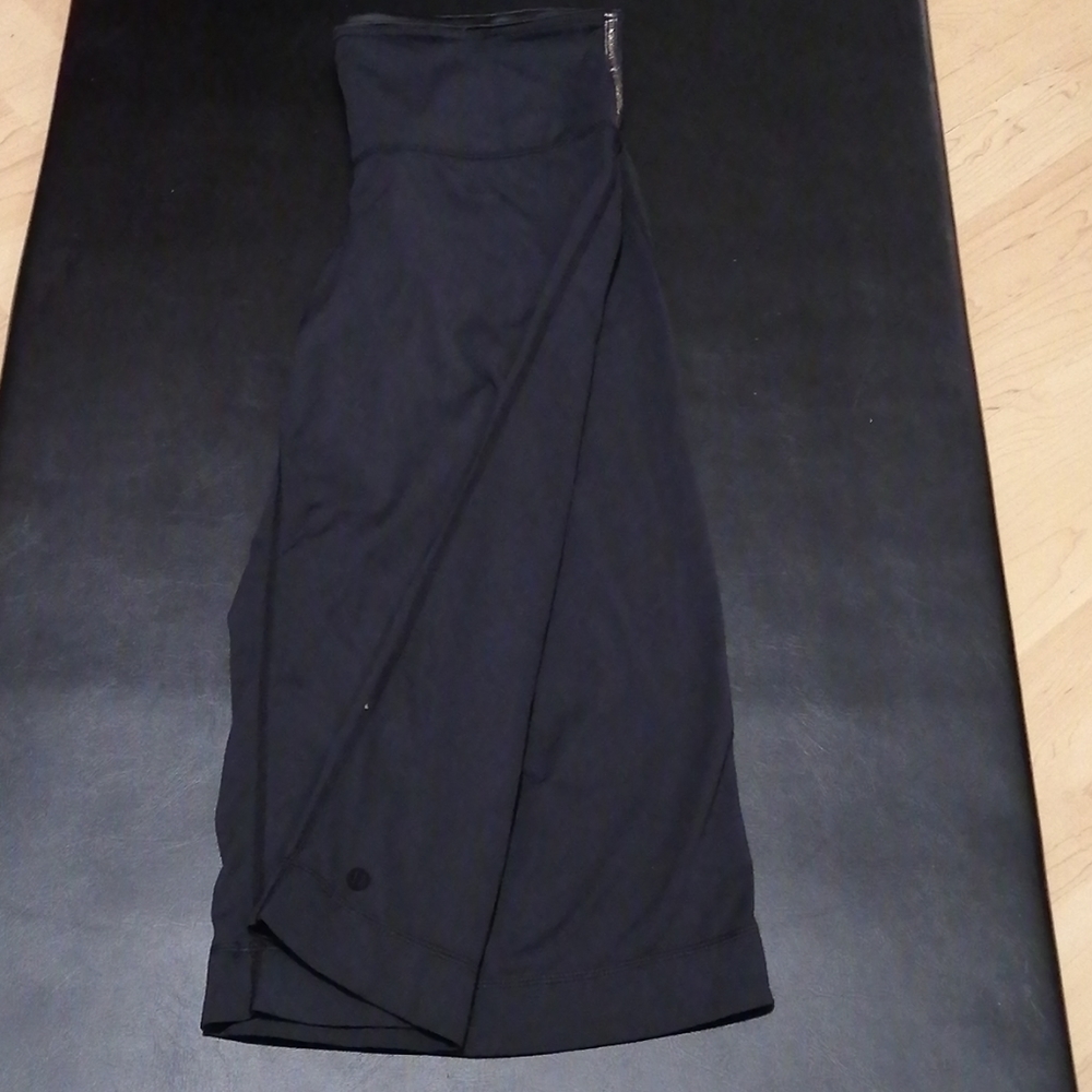 Lululemon capris - Picture 3 of 6
